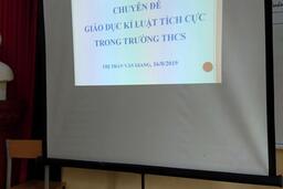 Trường THCS thị trấn Văn Giang triển khai tập huấn giáo dục kỷ luật tích cực cho giáo viên